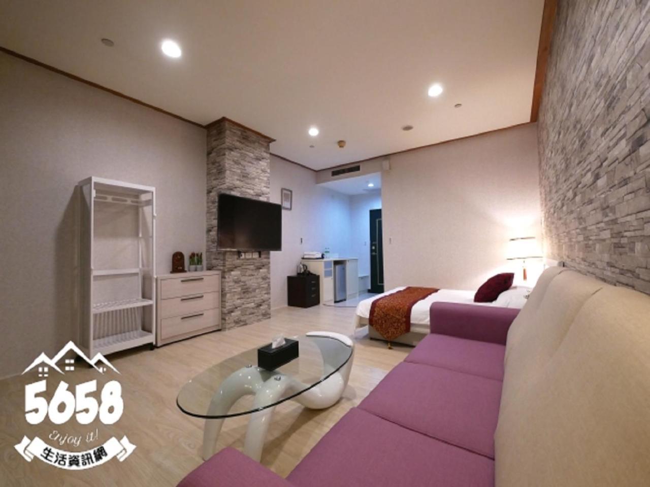 85 Season Apartment Kaohsiung Room photo
